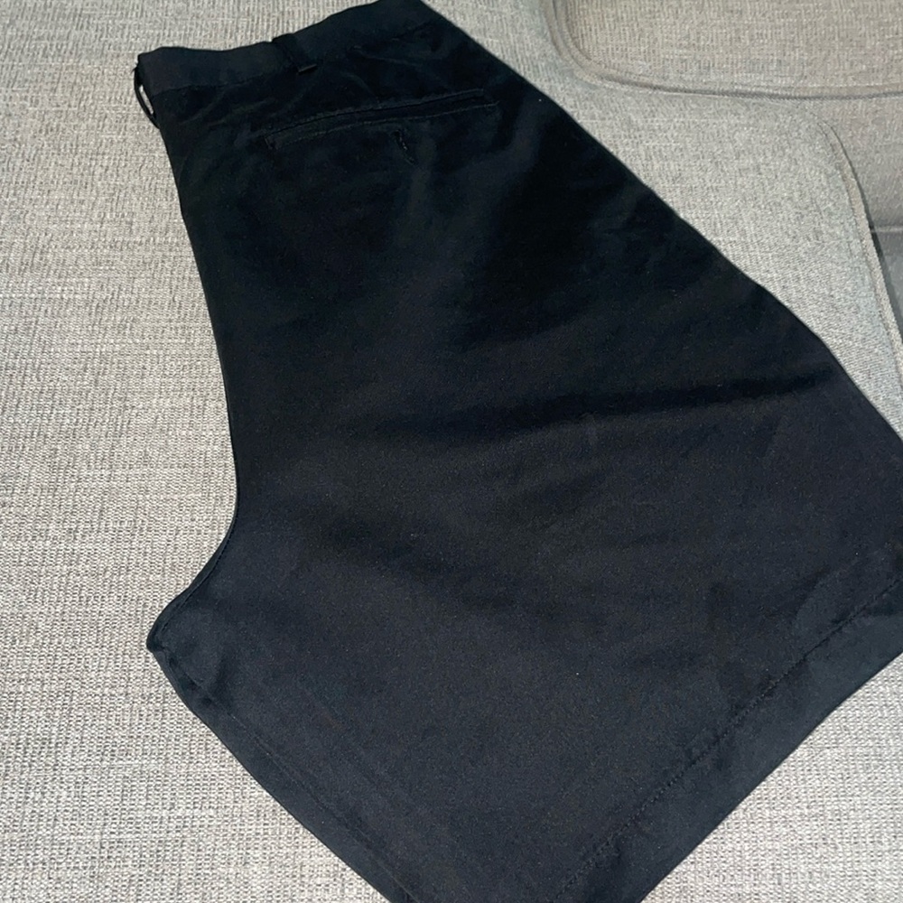 Men’s black shorts 32”
